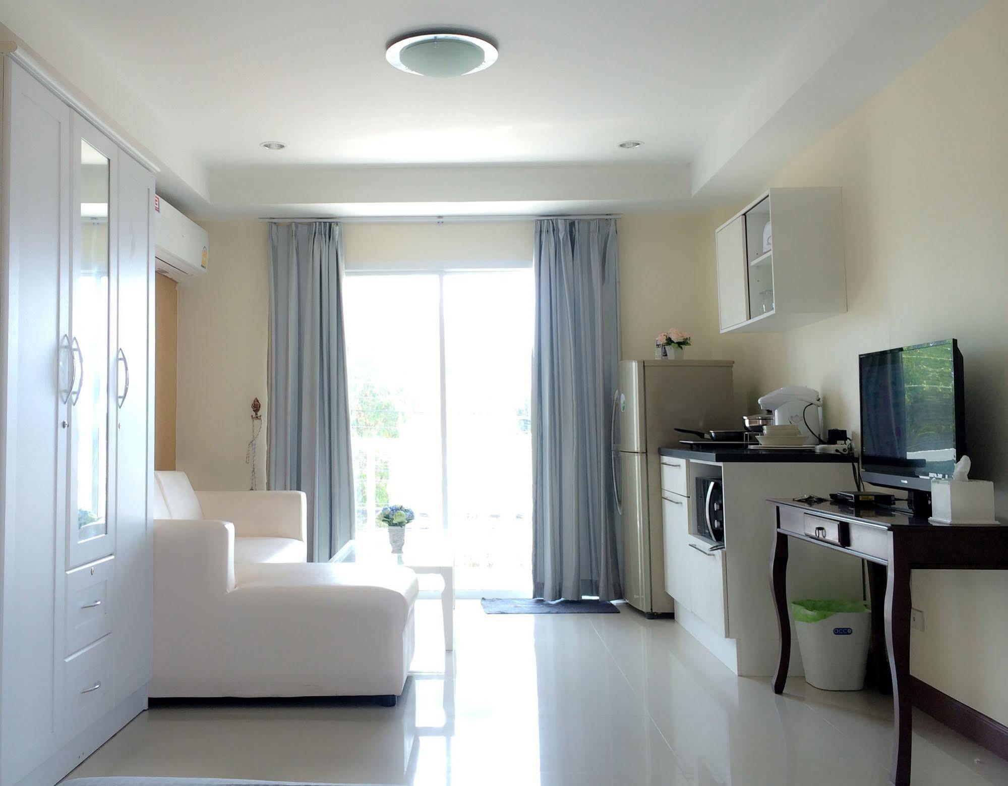 Baan Fahslalom Hotel