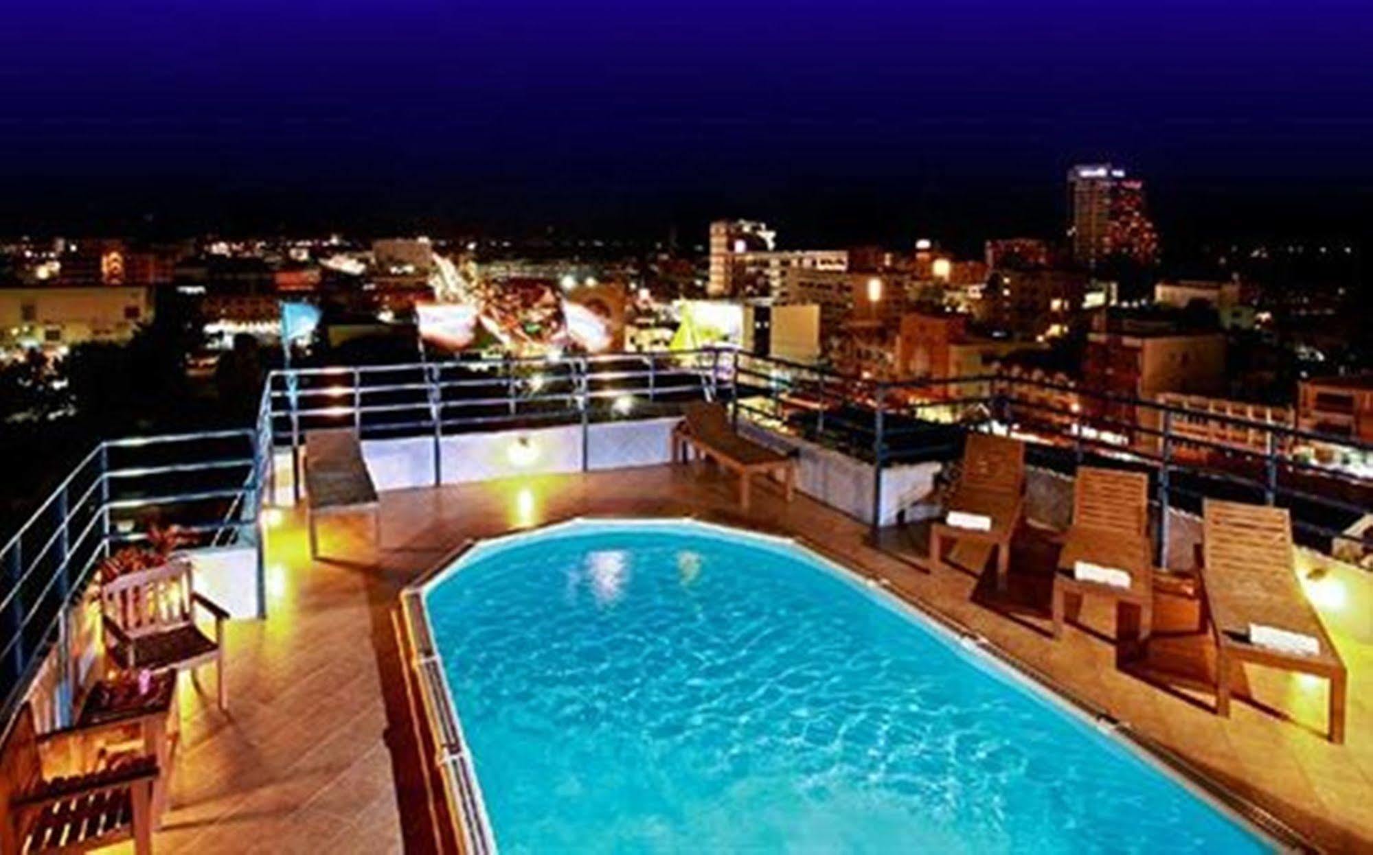 Loft Hotel 3*