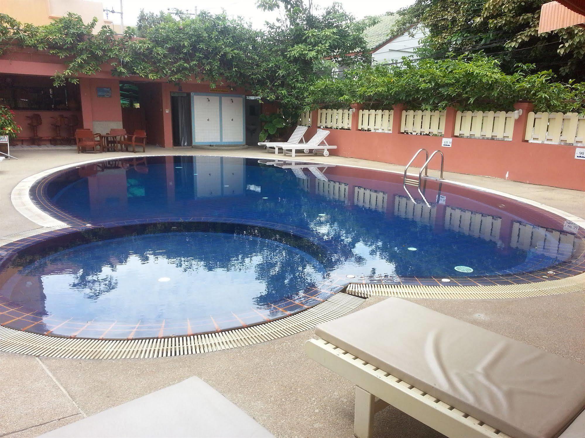 Hotel Takiab 2*