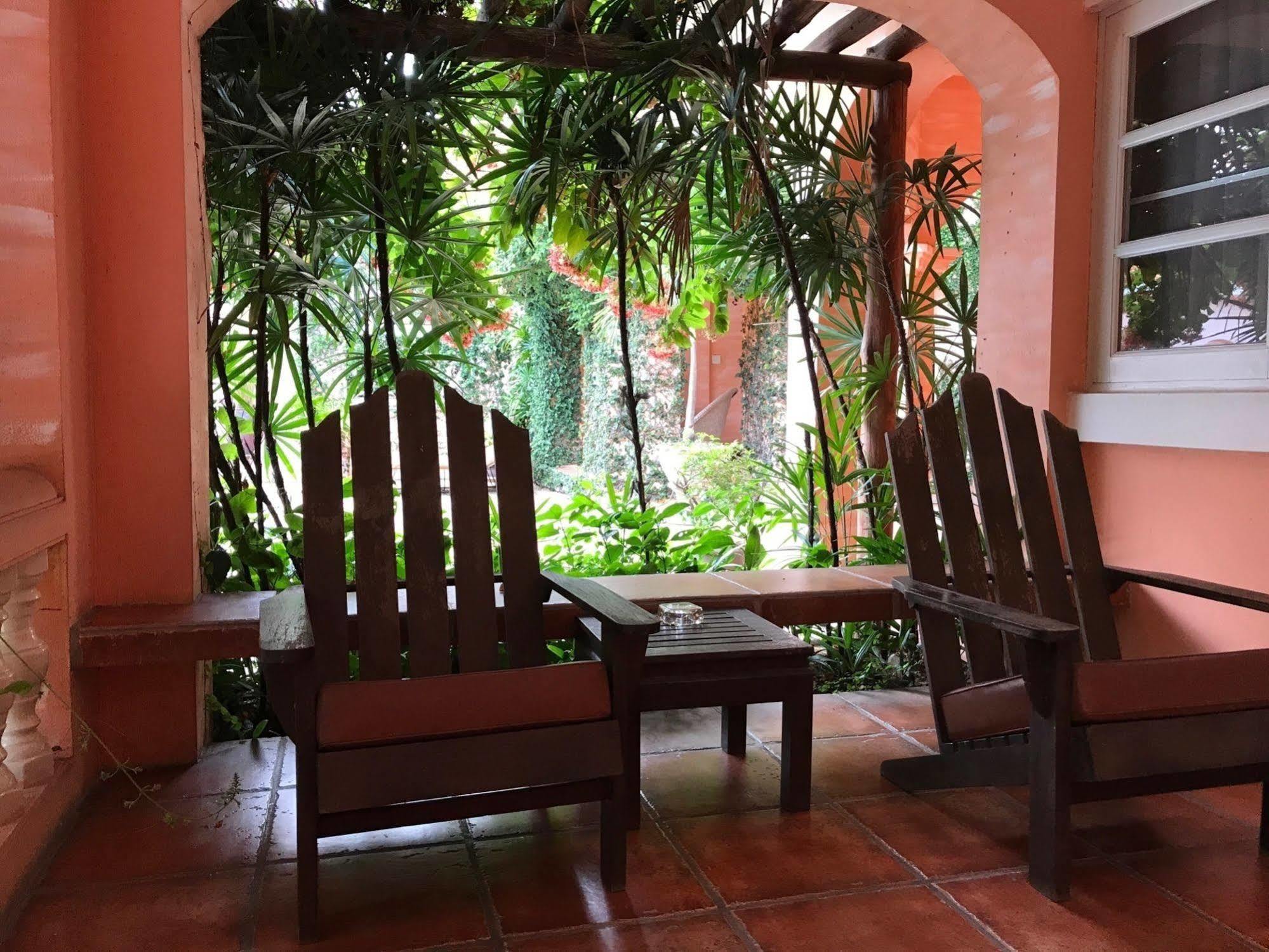 Baan Rajdamnern Resort