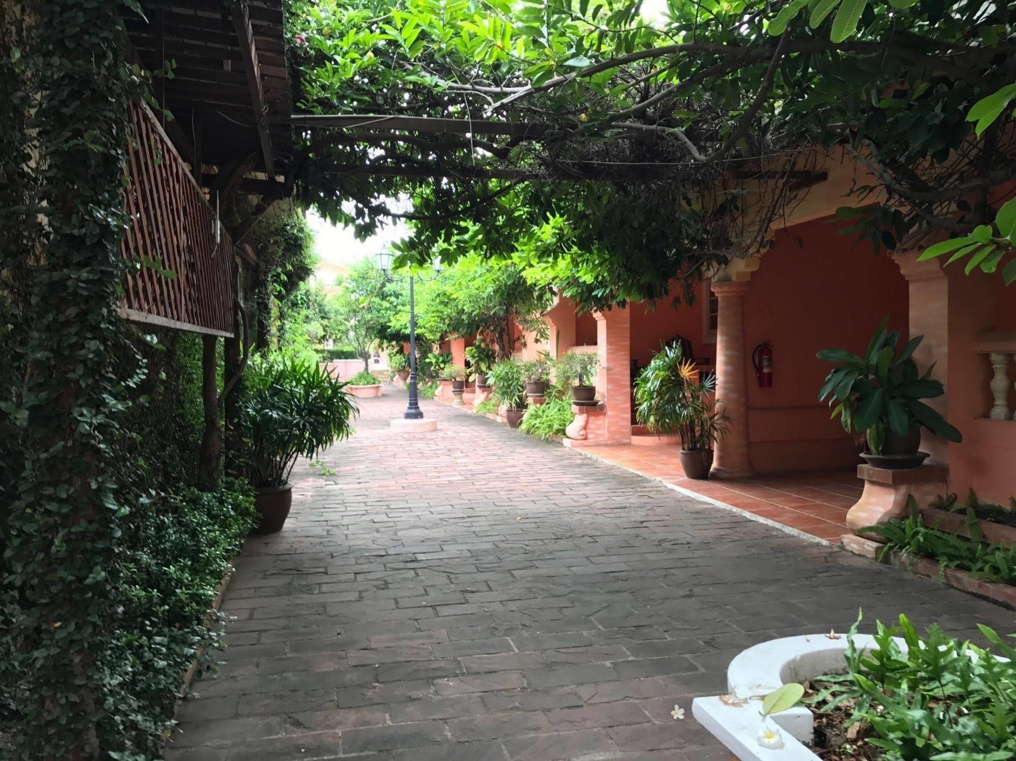 Baan Rajdamnern 3*