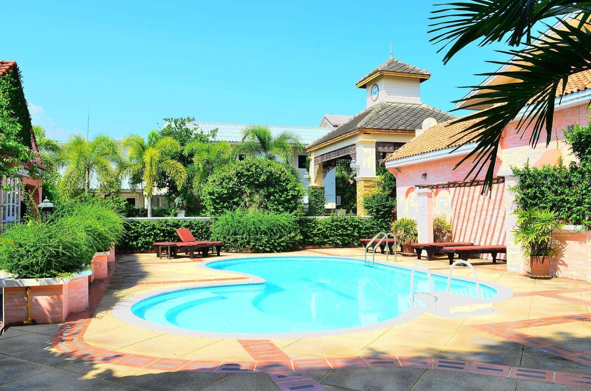 Baan Rajdamnern Resort Hua Hin