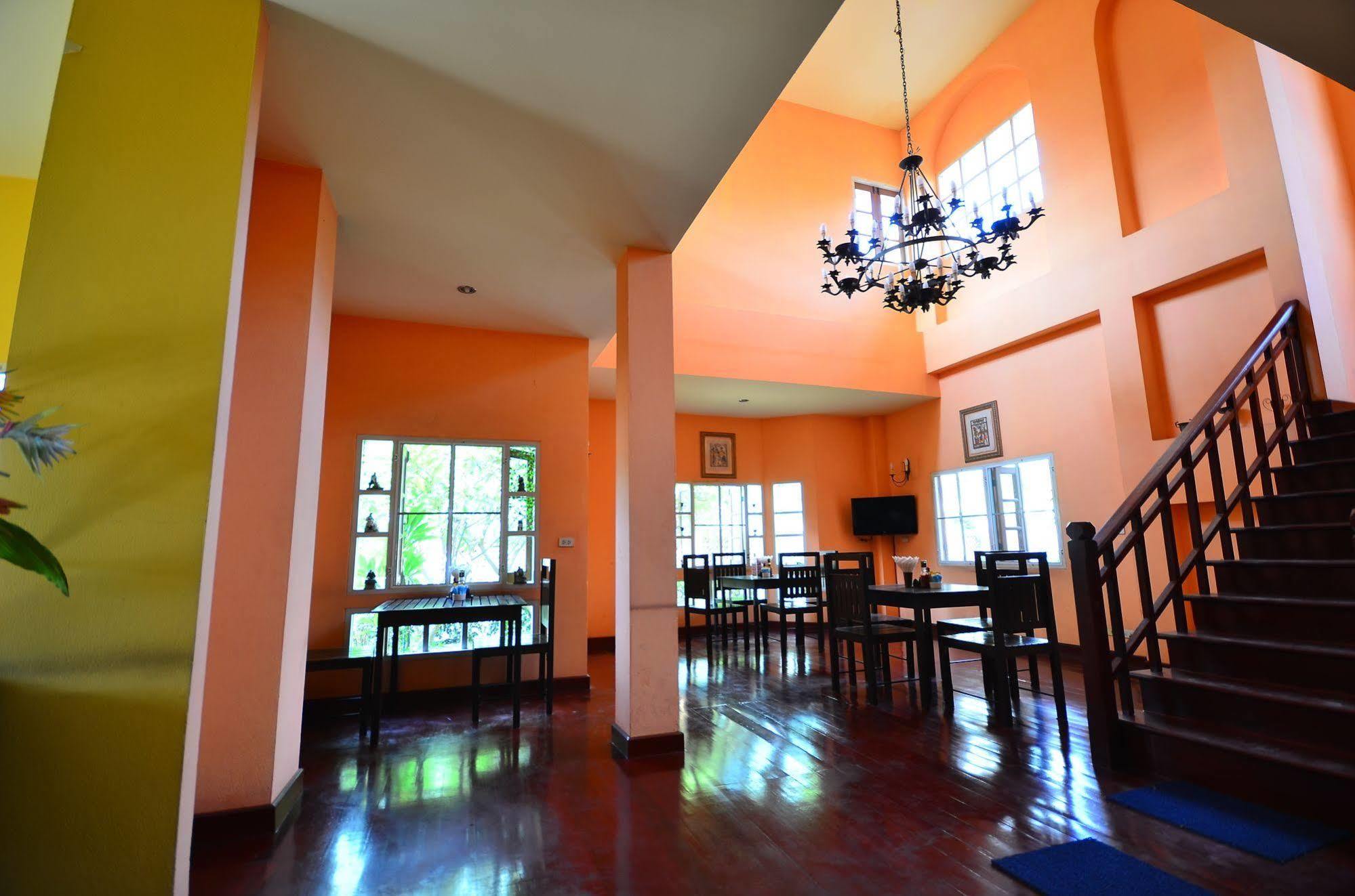 Resort Baan Rajdamnern 3*