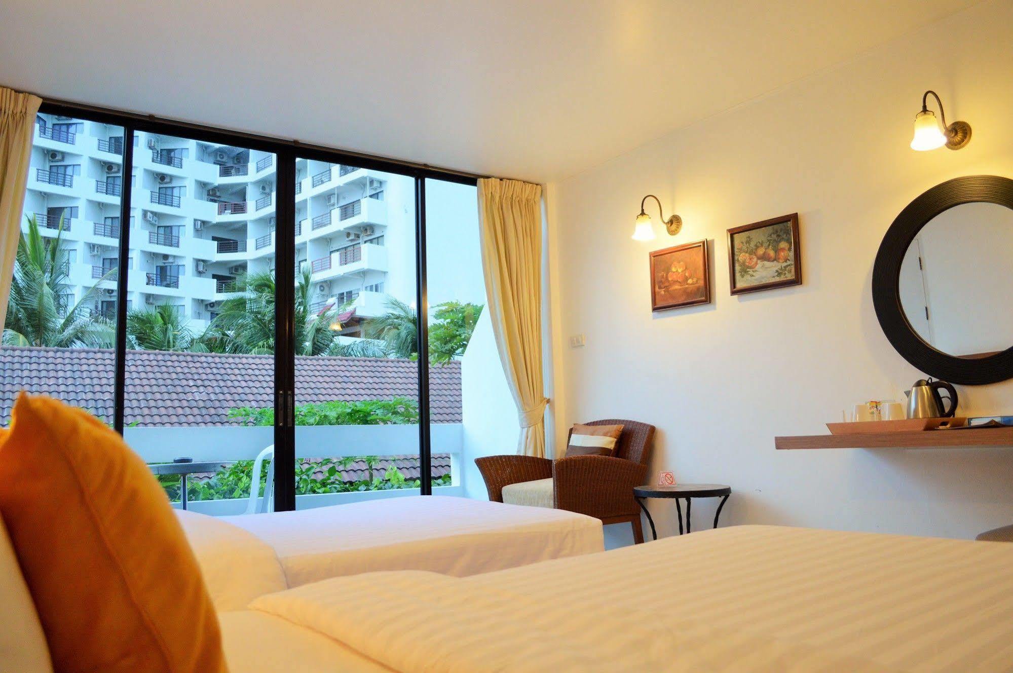 Nern Beachfront 3* HHQ