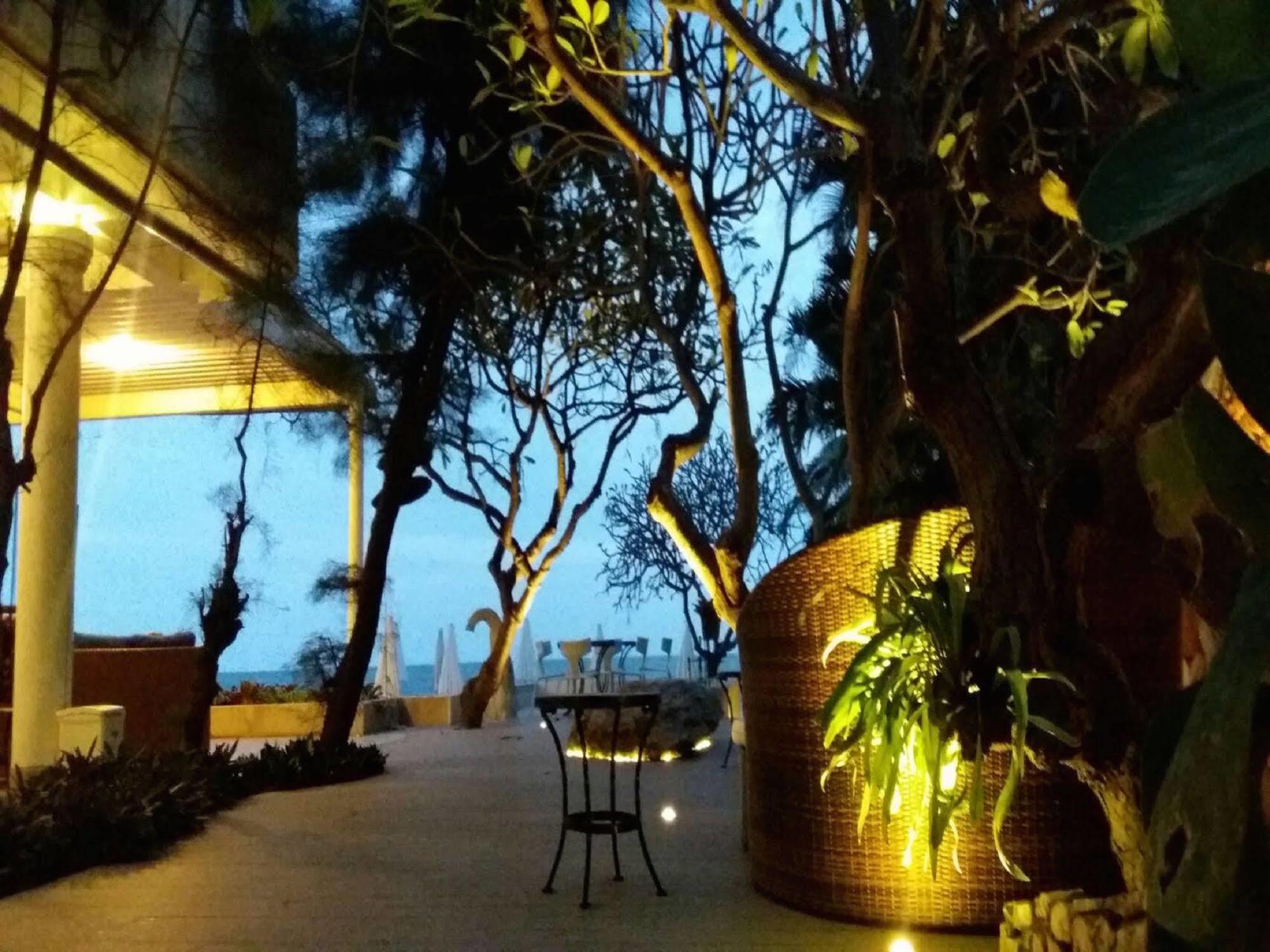 Hotel Nern Beachfront