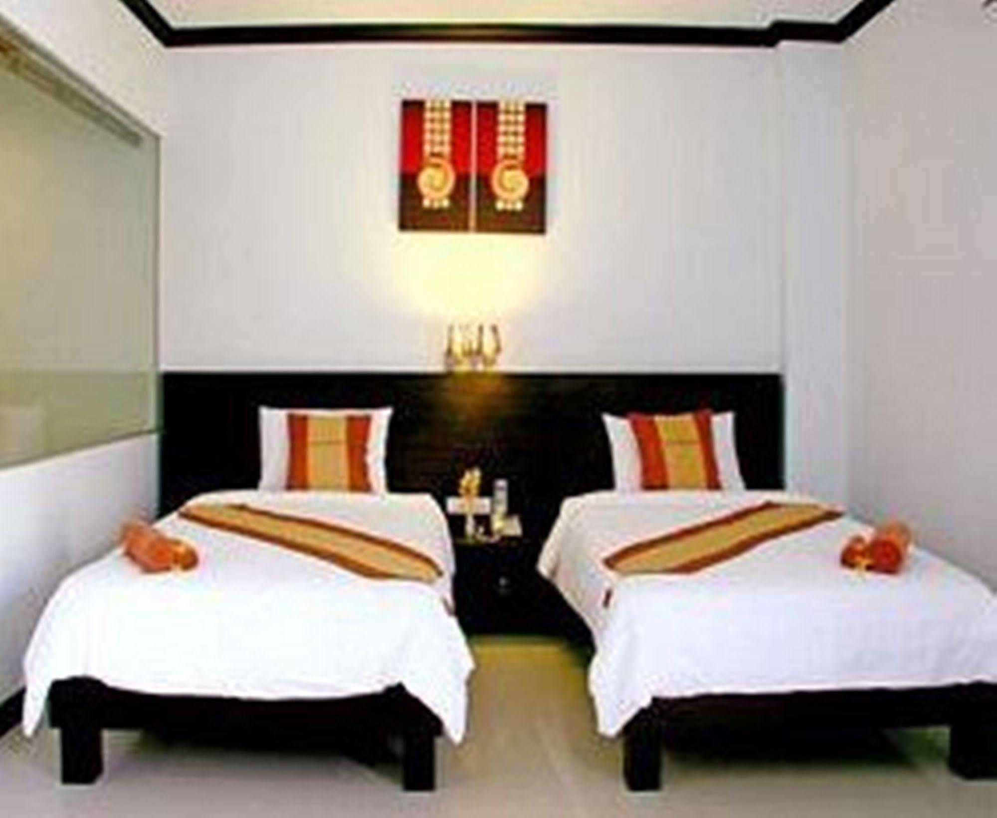 Tanawit & Hotel