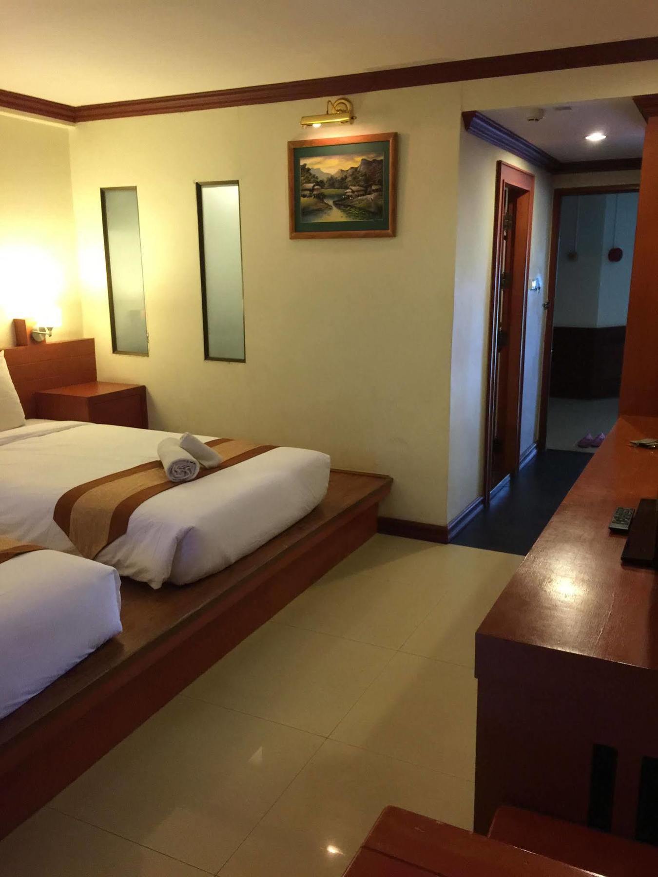 Tanawit & Hotel 3*
