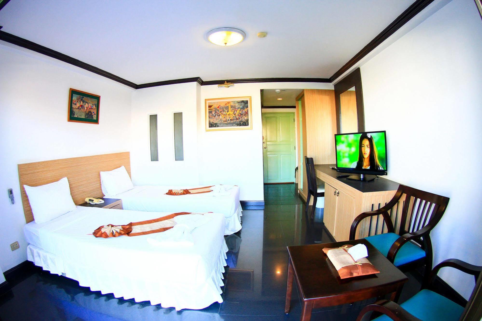 Tanawit & Hua Hin