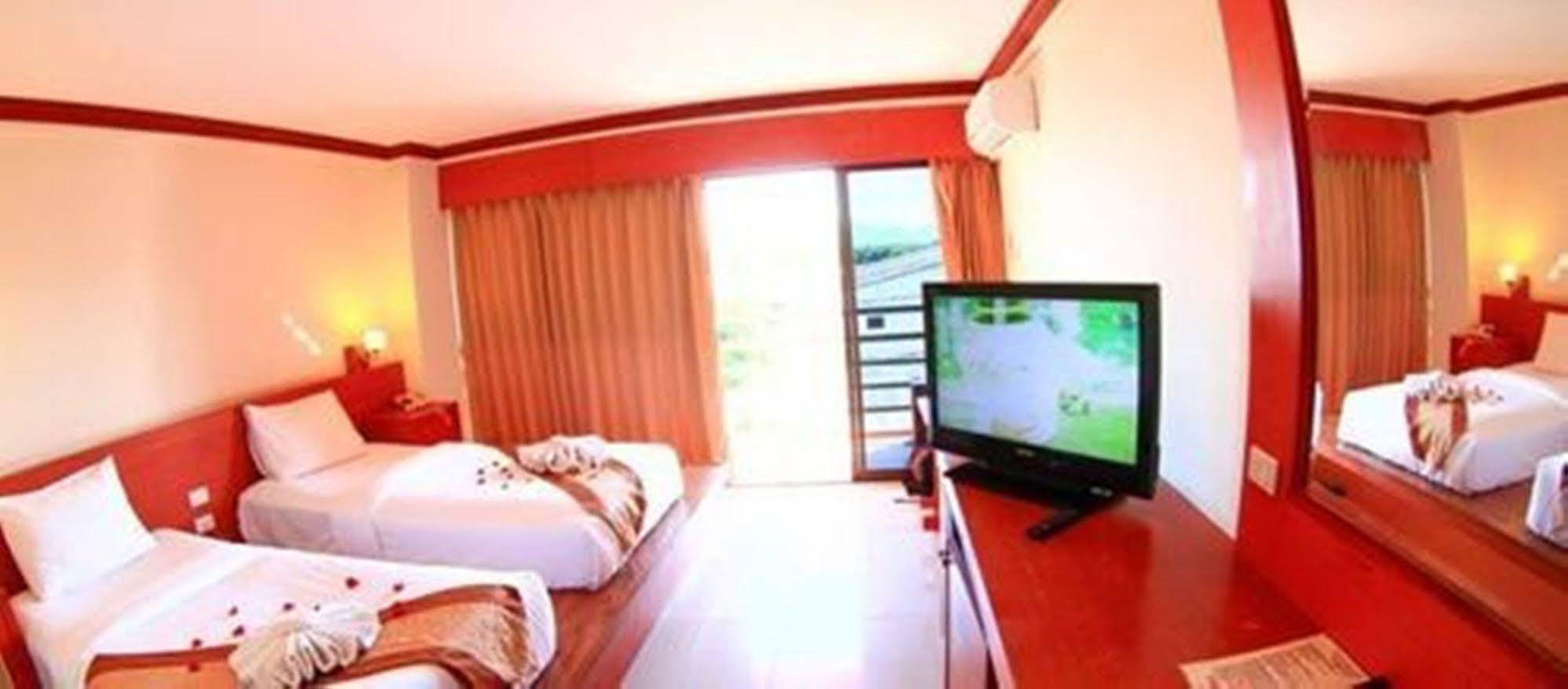 Tanawit & Hua Hin