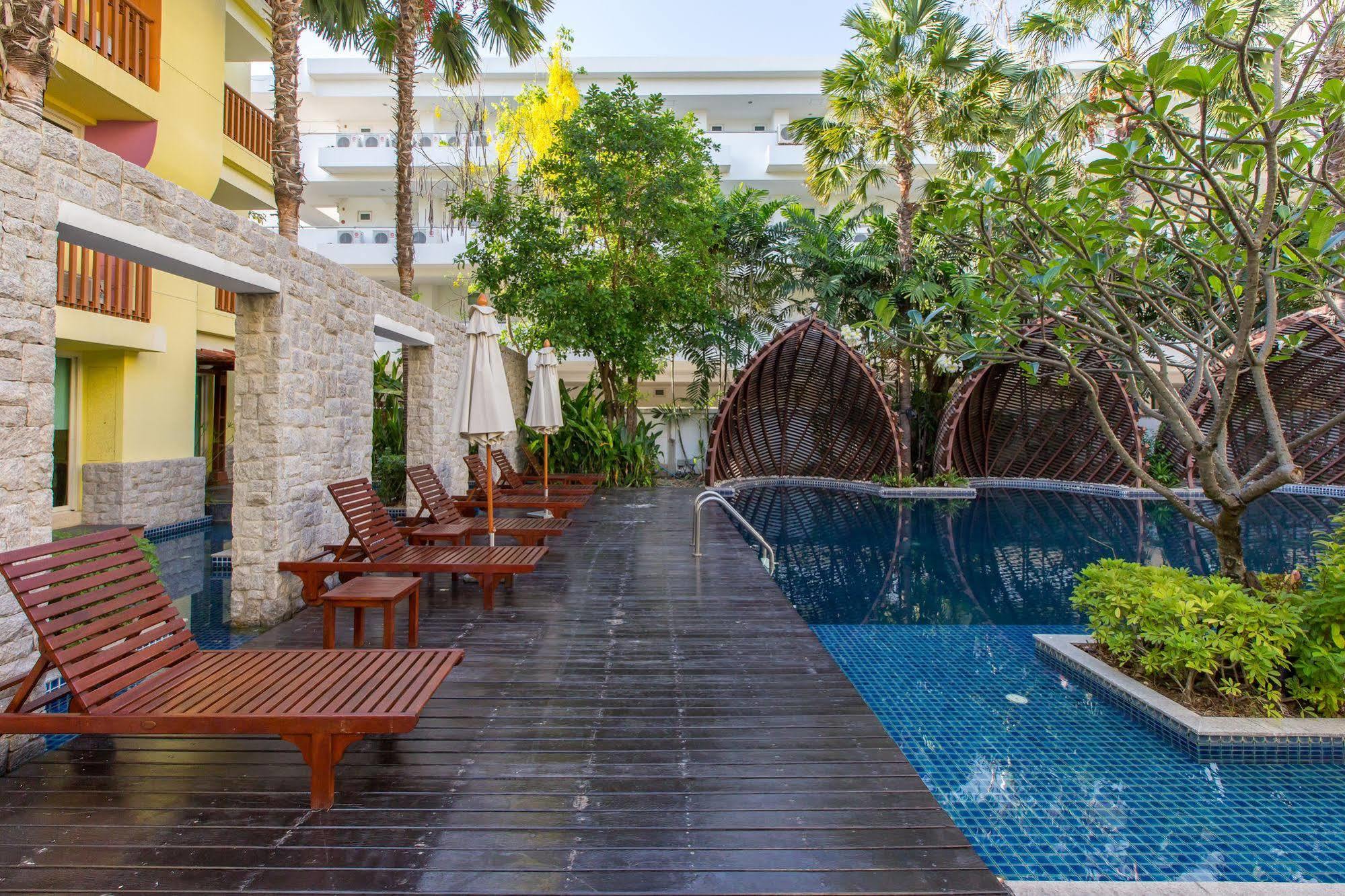 Mykonos Service * Hua Hin