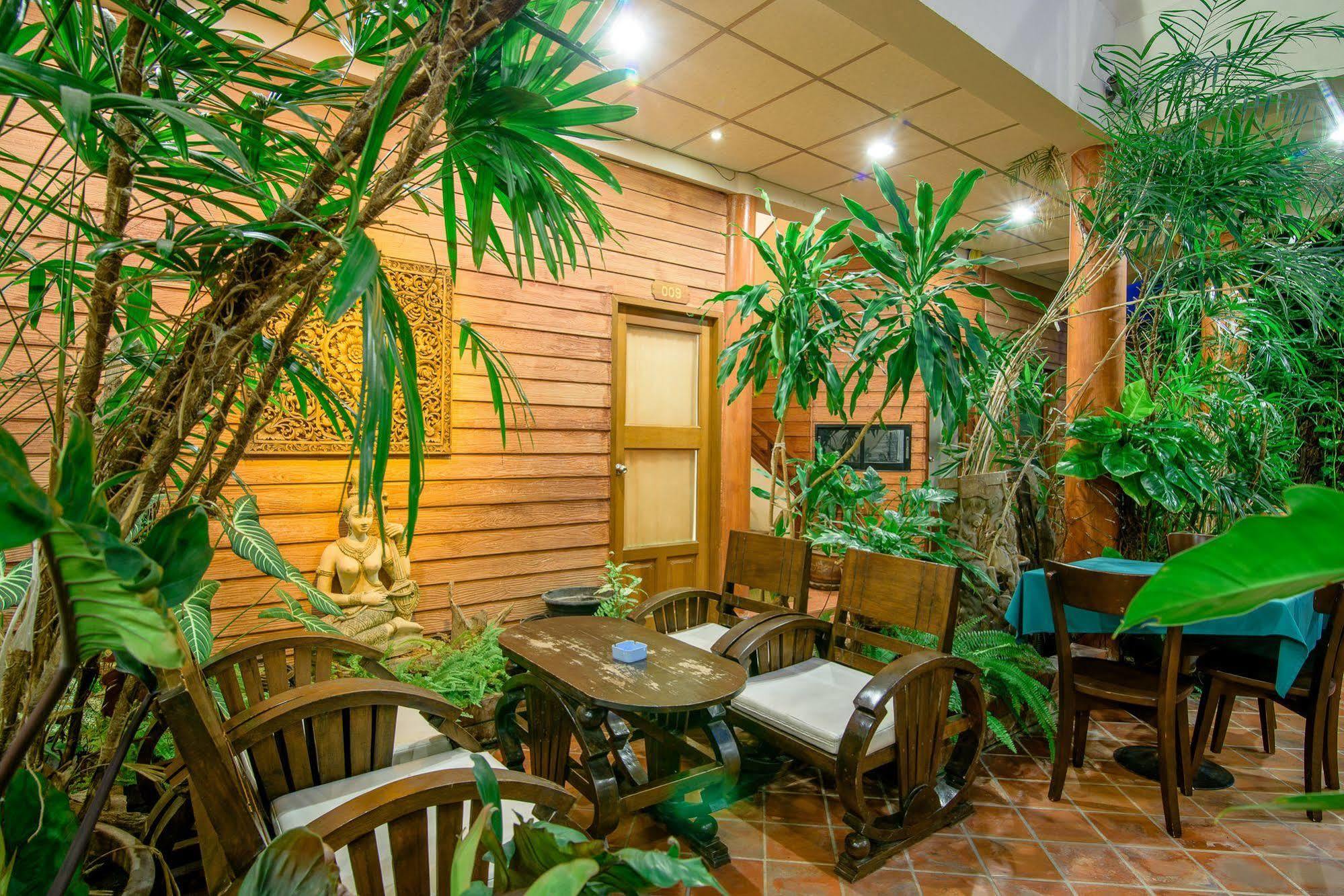 Baan Khachathong Hotel 2*