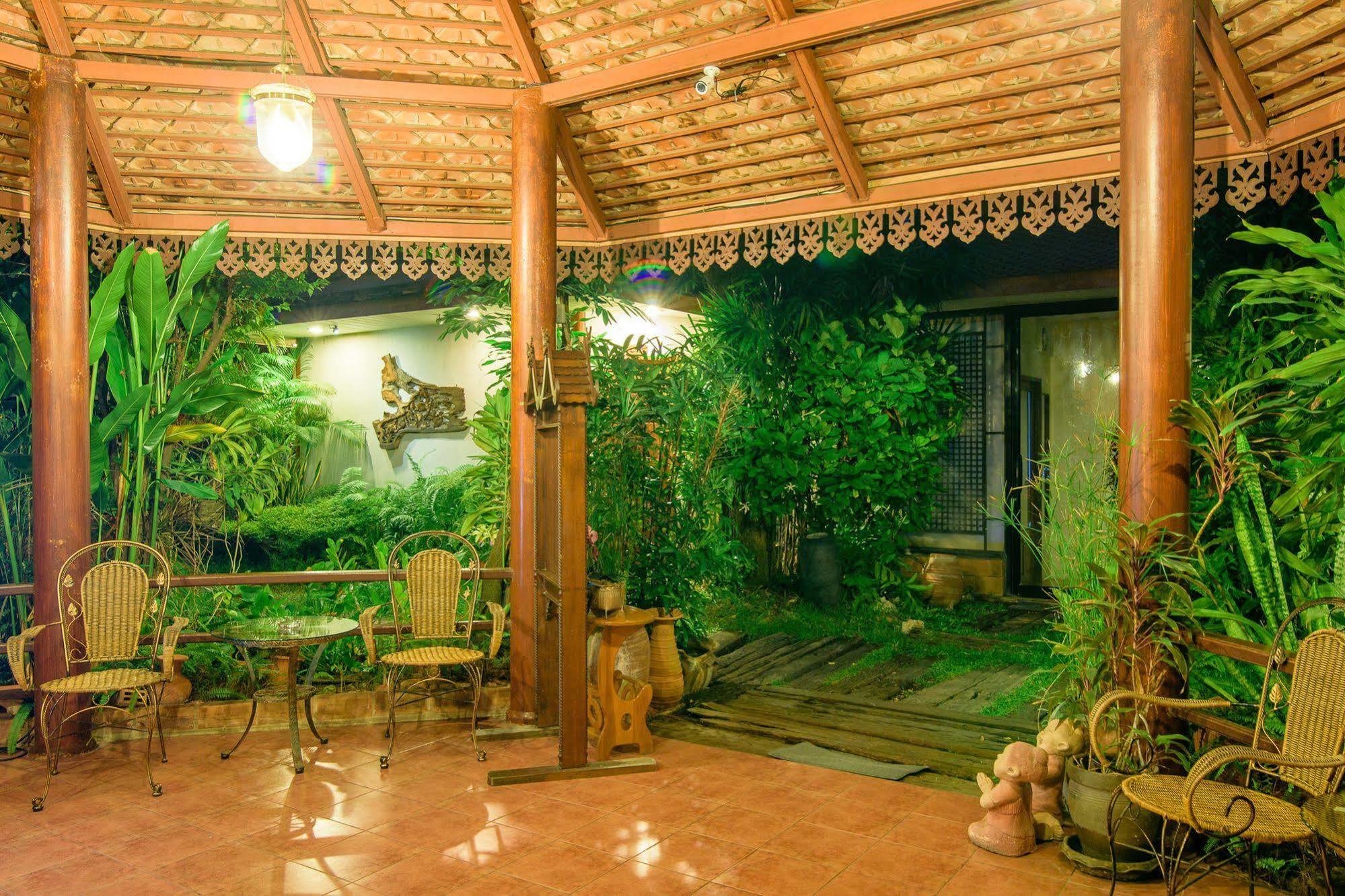 Baan Khachathong Hotel 2*