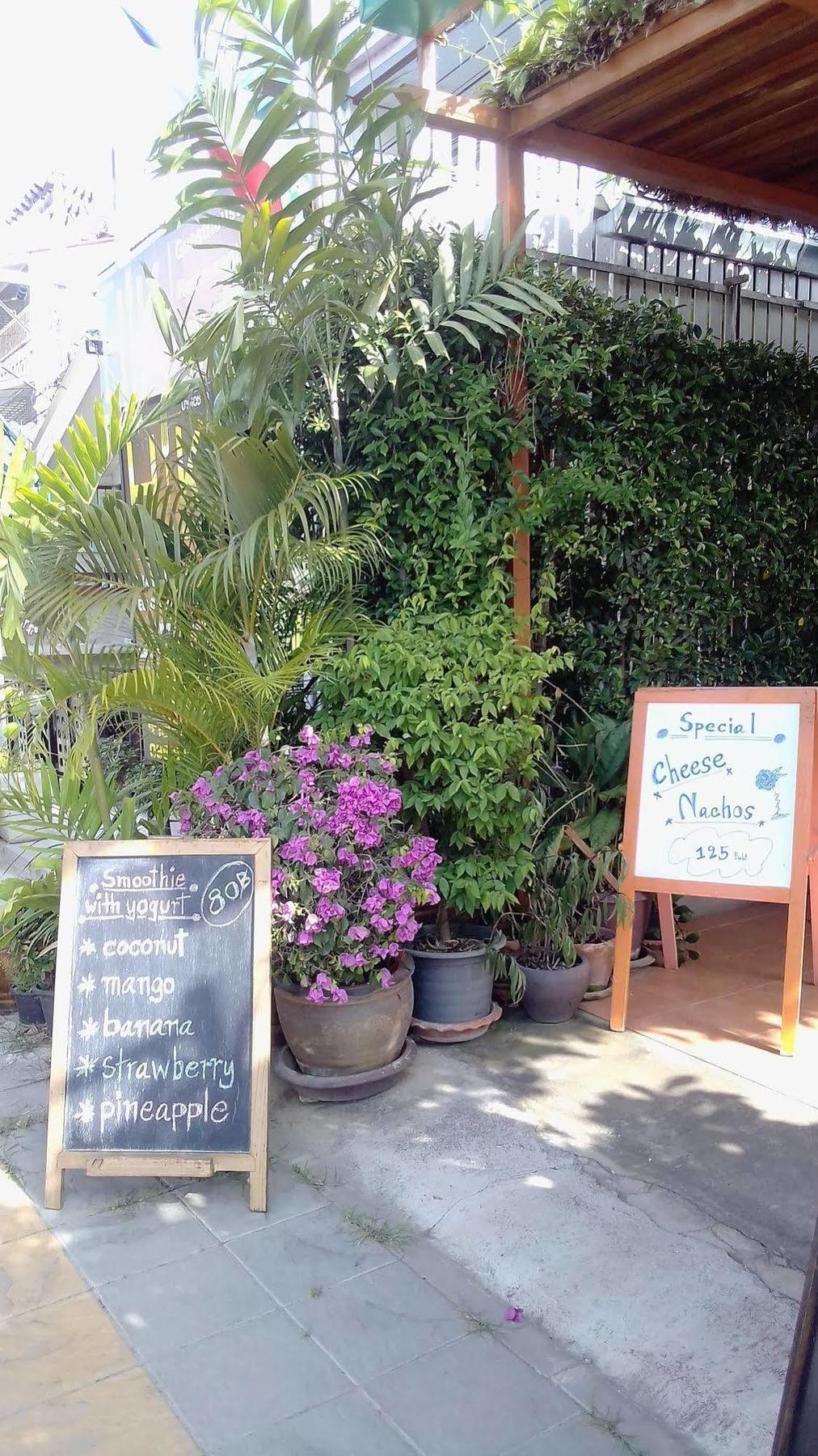Corner Cafe Bed & Breakfast 2*