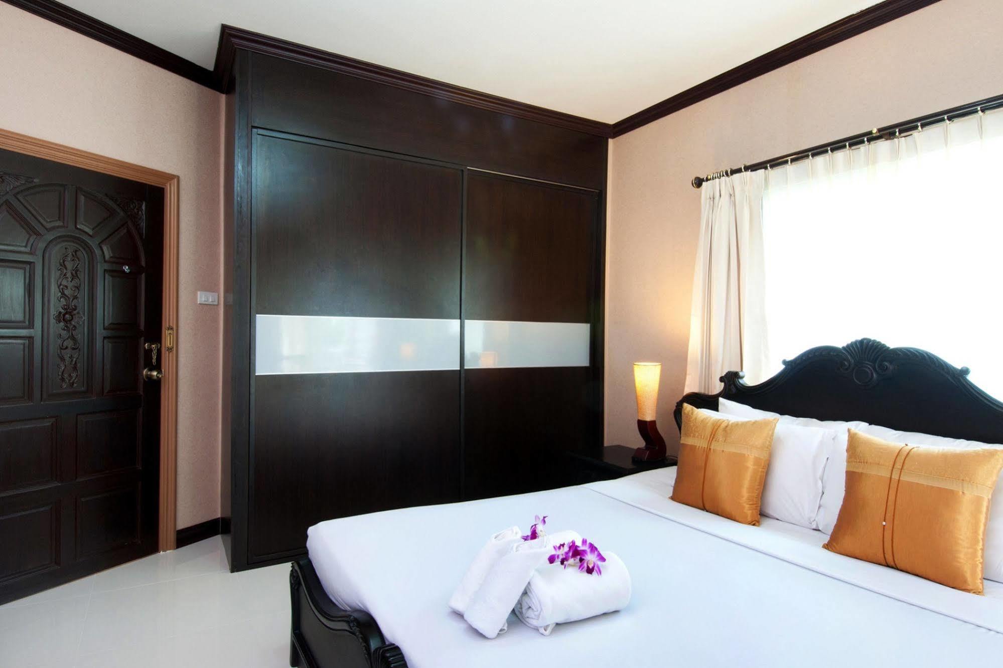 Hotel Taweeporn 3*