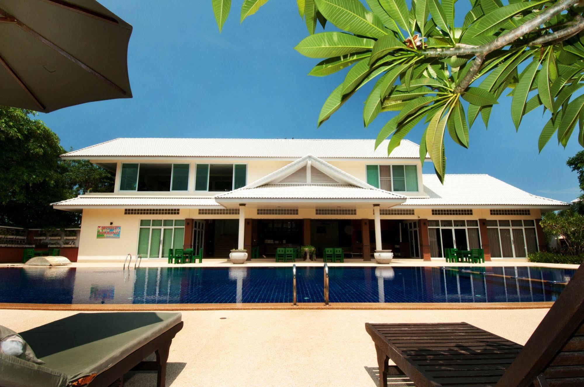 Taweeporn Hotel