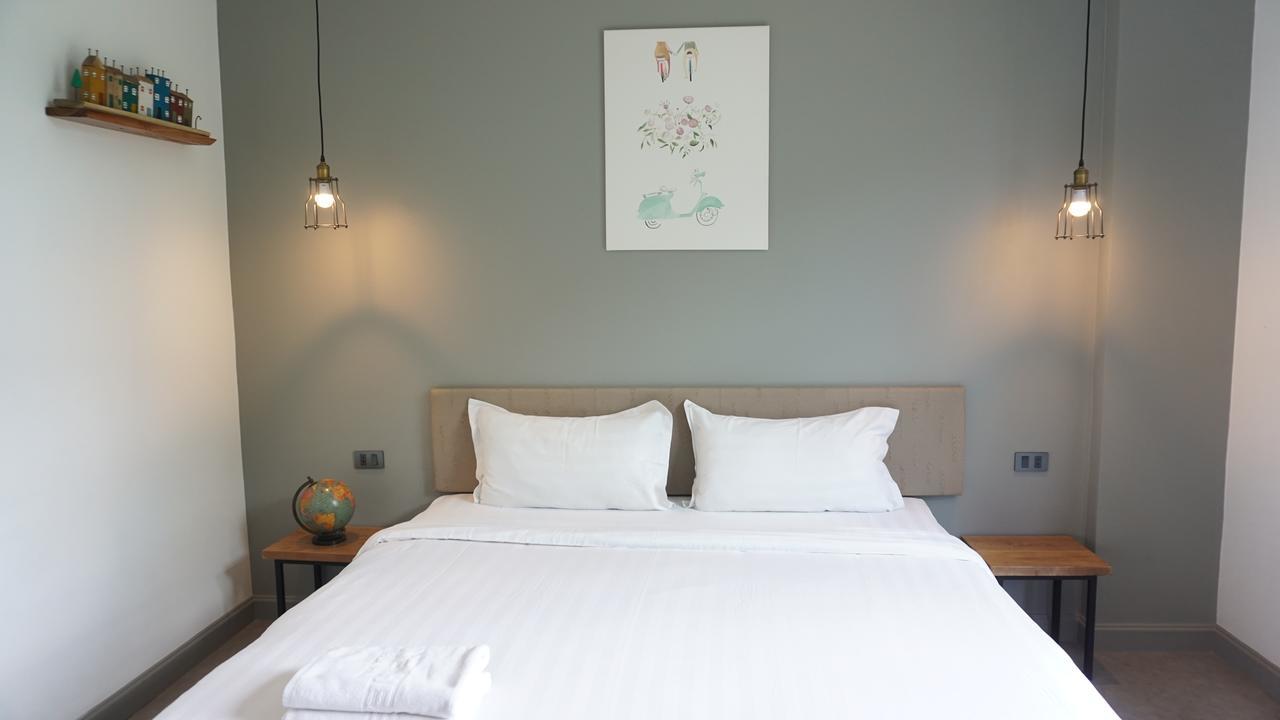Hotel Stone Head