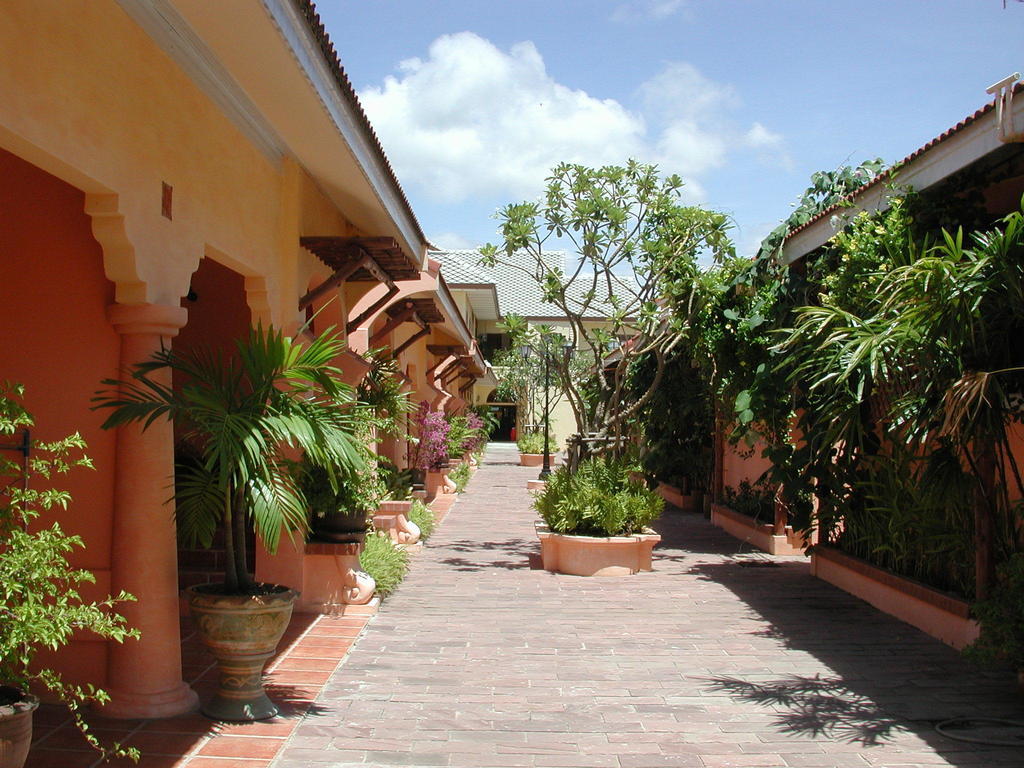 Resort Baan Rajdamnern 3*