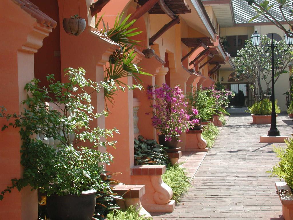 Baan Rajdamnern Resort Hua Hin