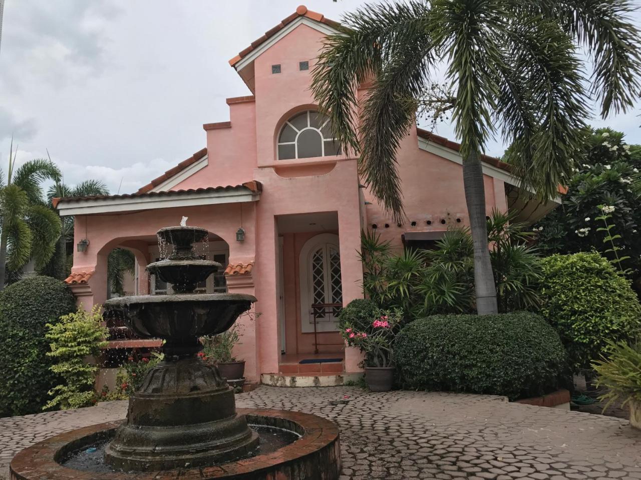 Resort Baan Rajdamnern 3*