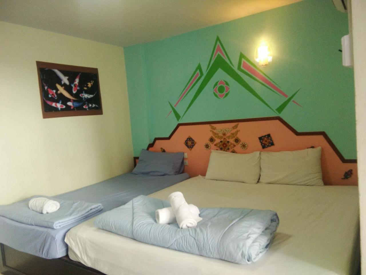 Baan Piyanat Hotel 2*