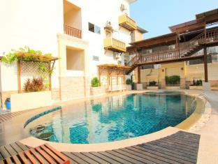 Tanawit & Hotel 3*