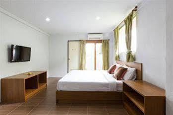 Khách sạn Oyo 227 Suchaya House
