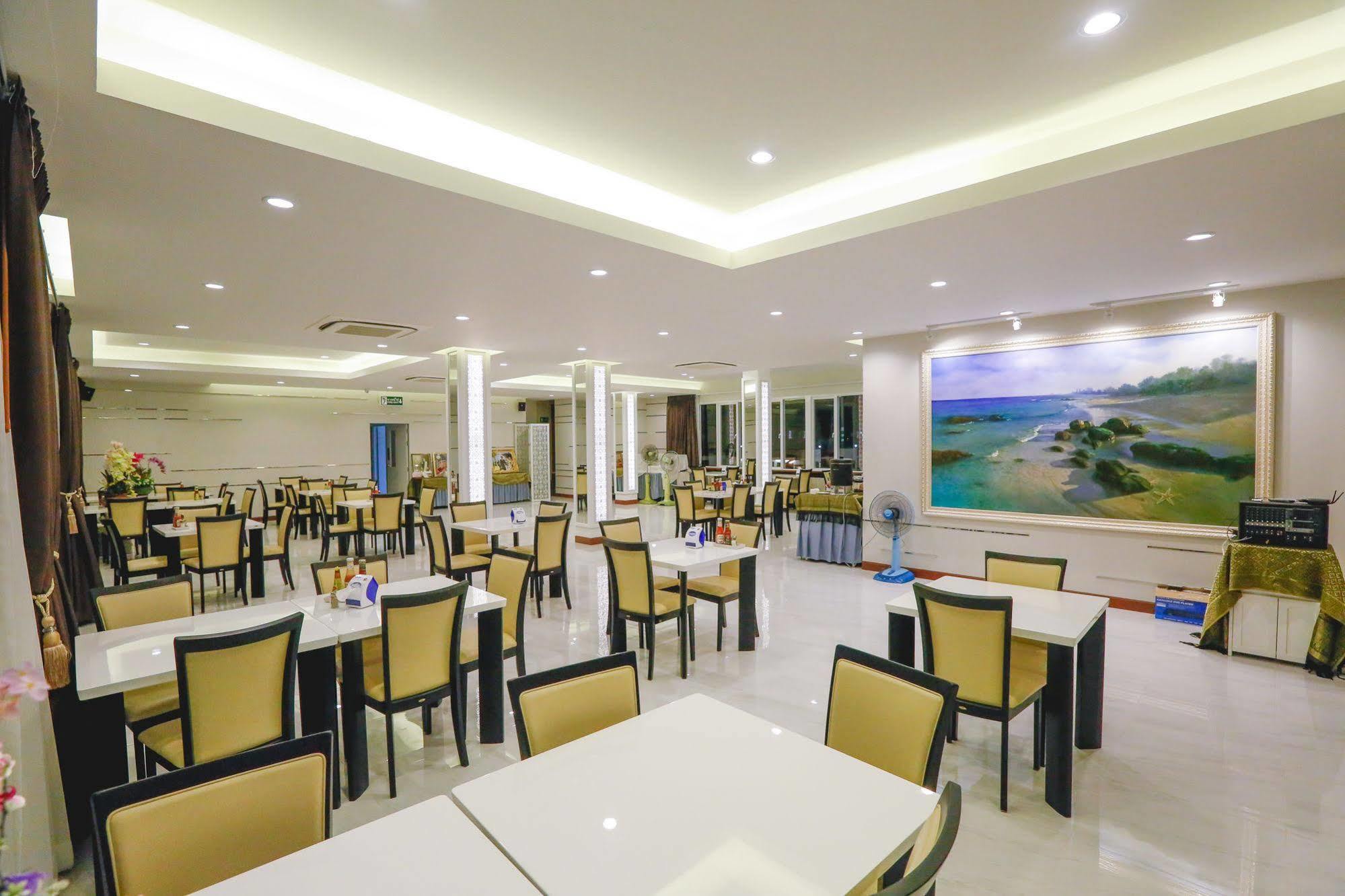 Khách sạn White - Sha Certified Hua Hin