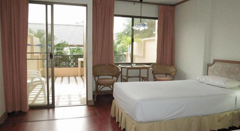 Hotel Takiab 2*