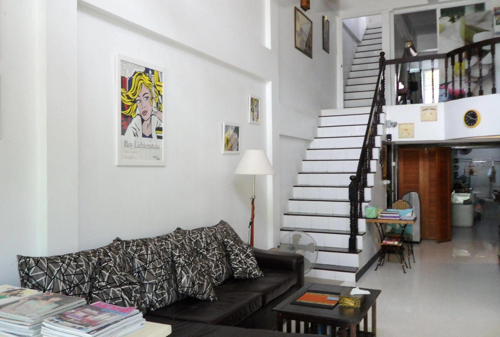 Corner Cafe Bed & Breakfast 2*