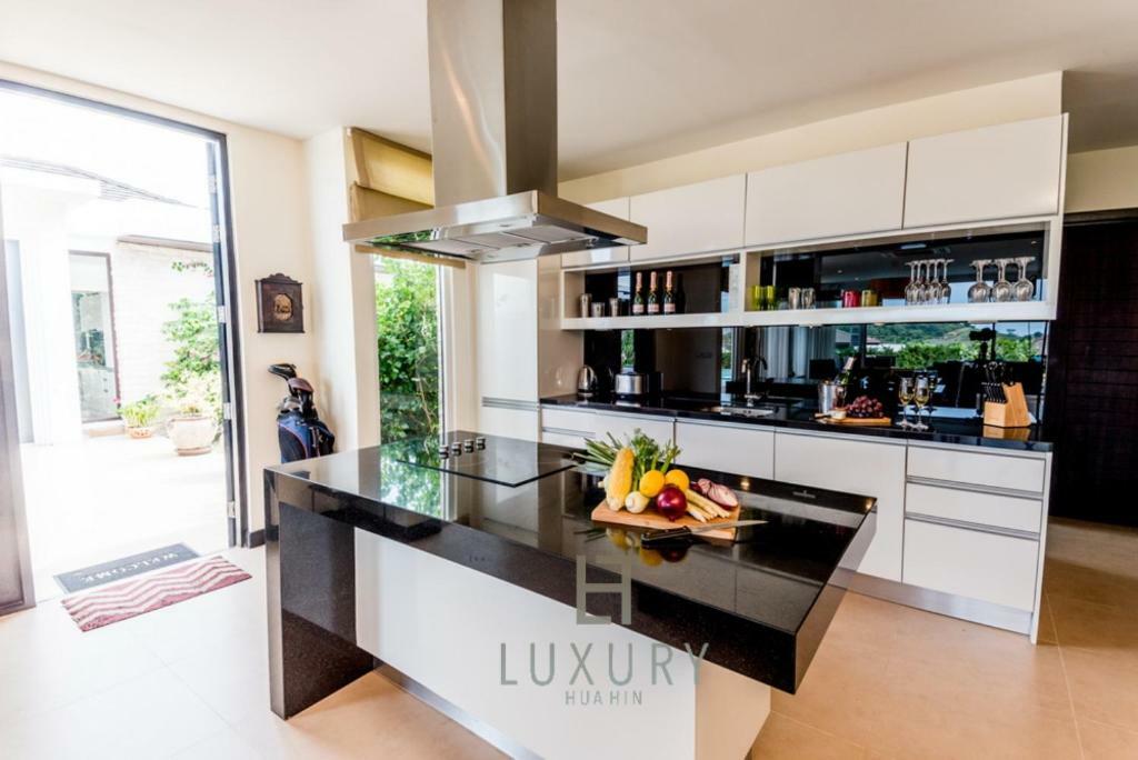 5 Bedroom Amazing Pool In Ts1 Villa Hua Hin