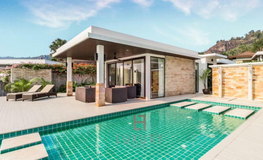5 Bedroom Amazing Pool In Ts1