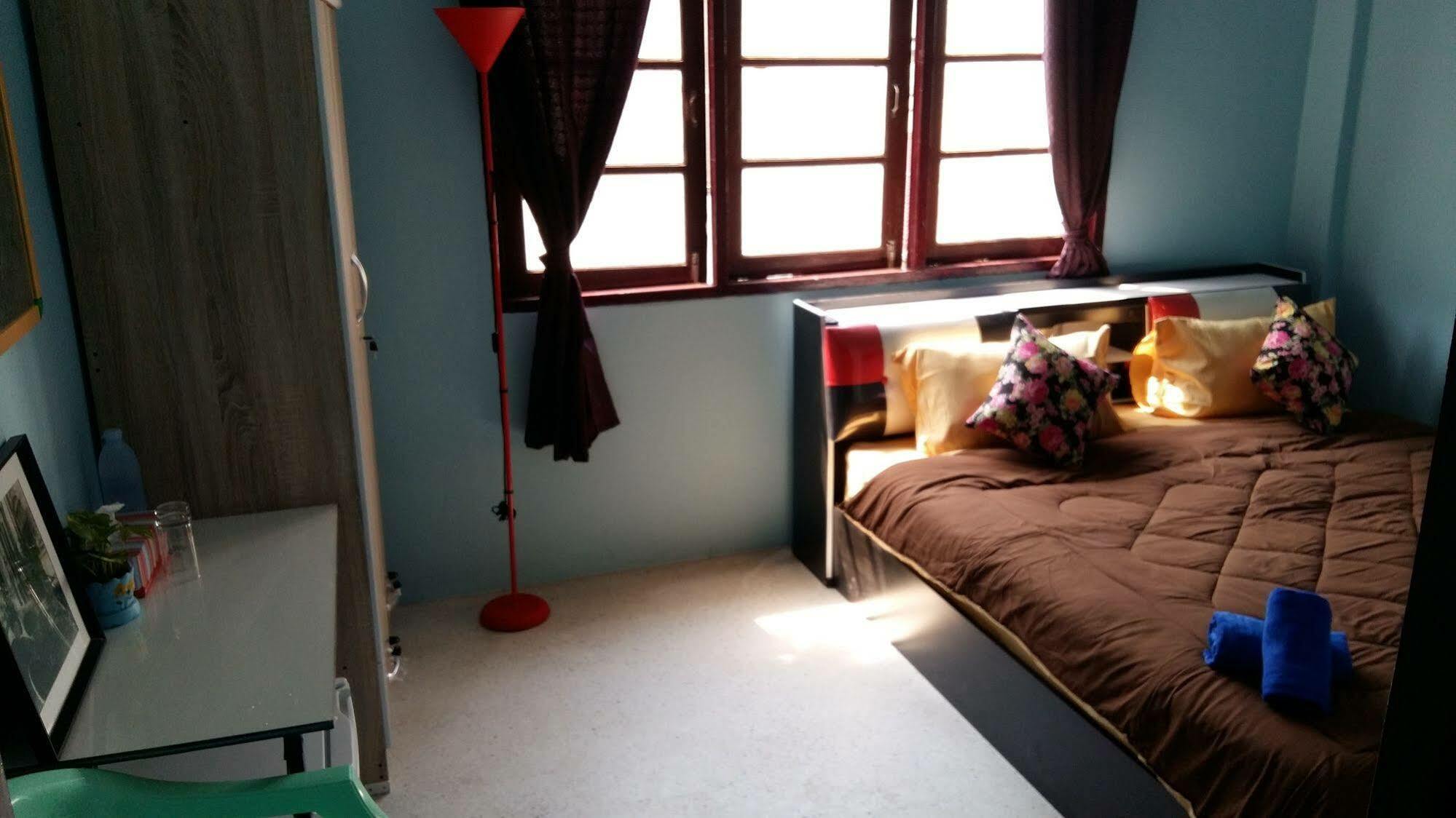 Hana Guest house 2*