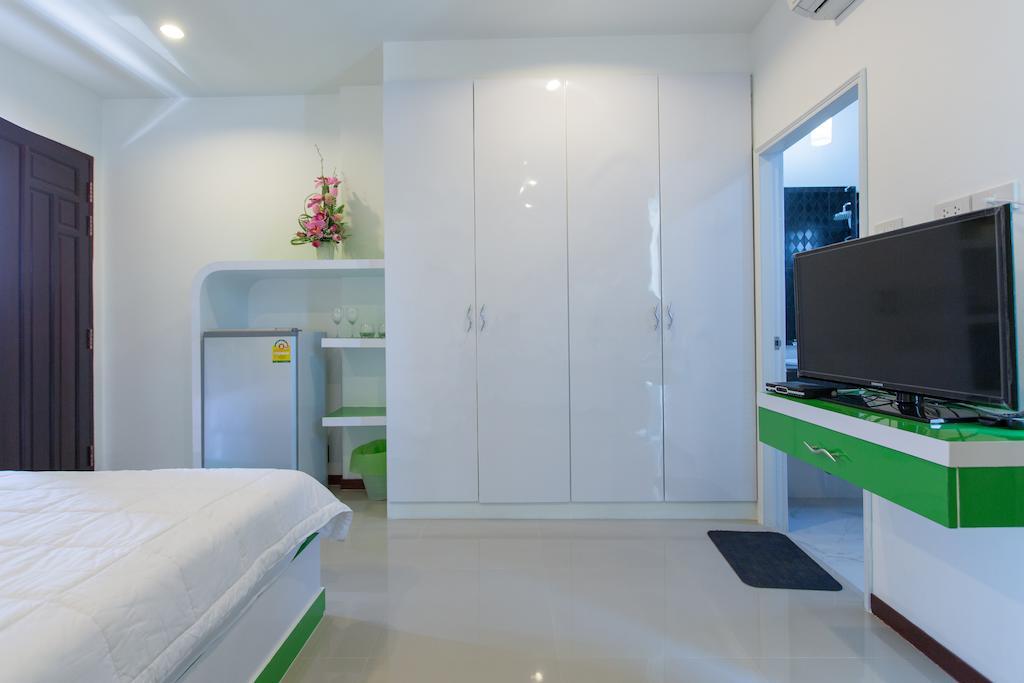 Baan Nam Poon Aparthotel
