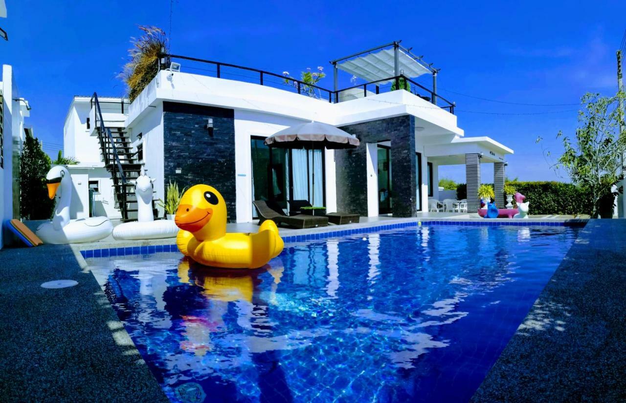 @chain Pool Villa *