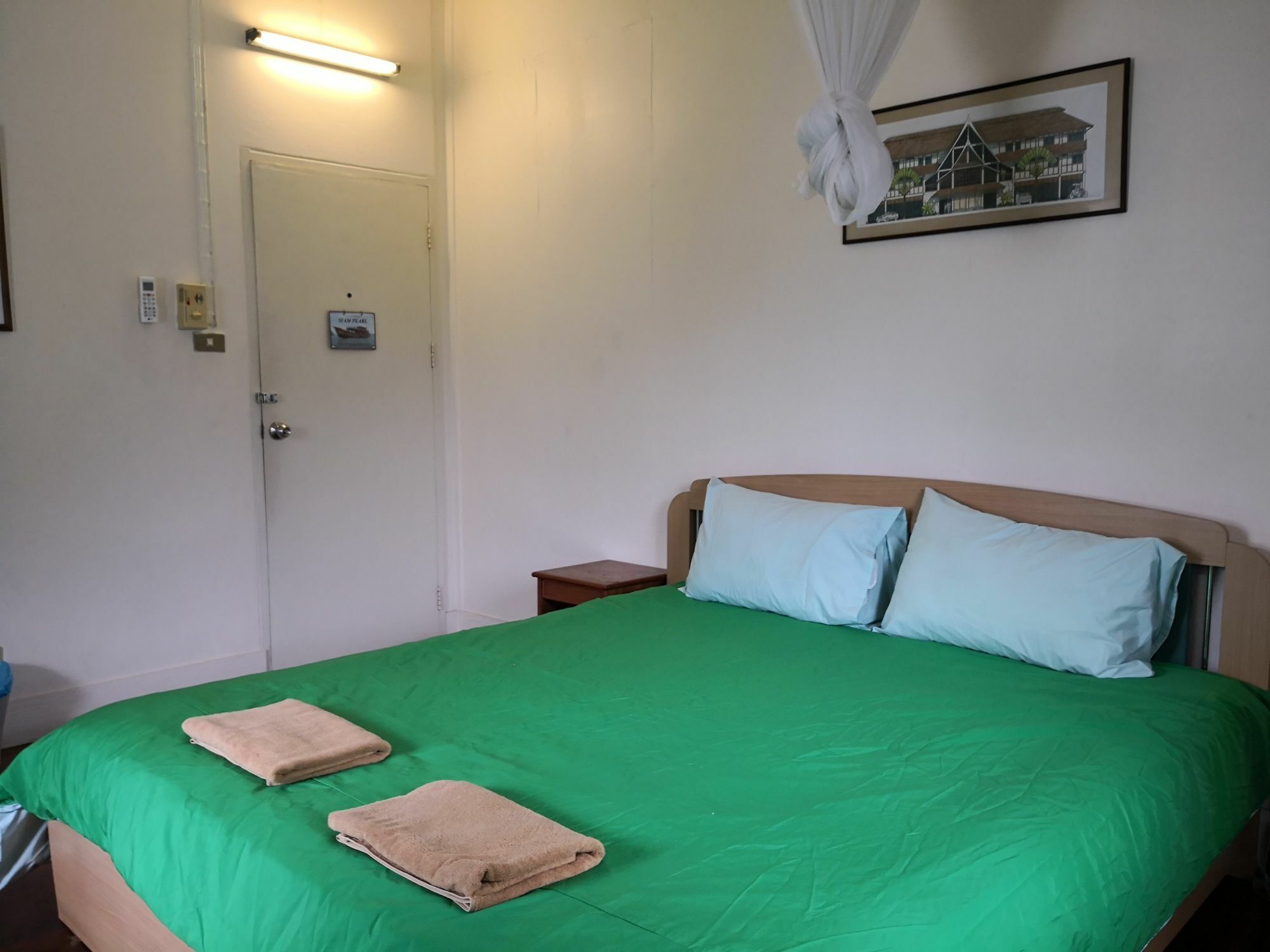 Baan Somboon Apartment *