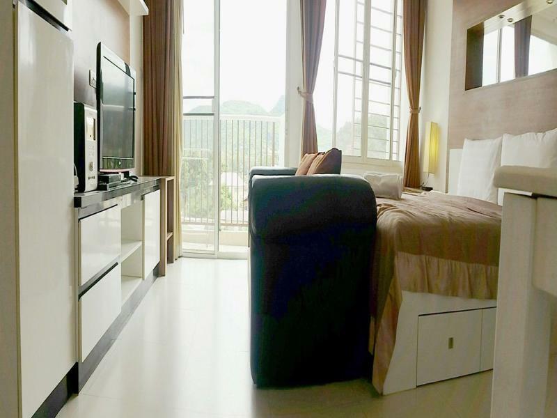 The Seacraze Hua-Hin By Montri C. *