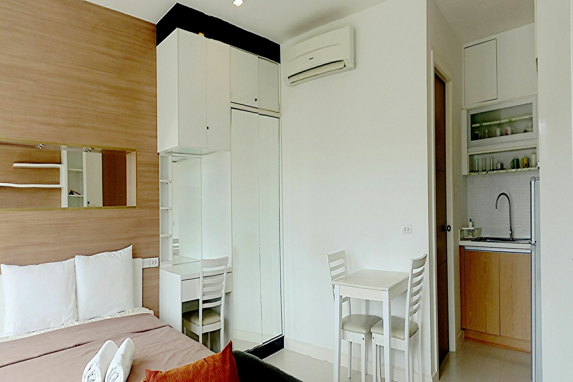 The Seacraze Hua-Hin By Montri C. Apartment