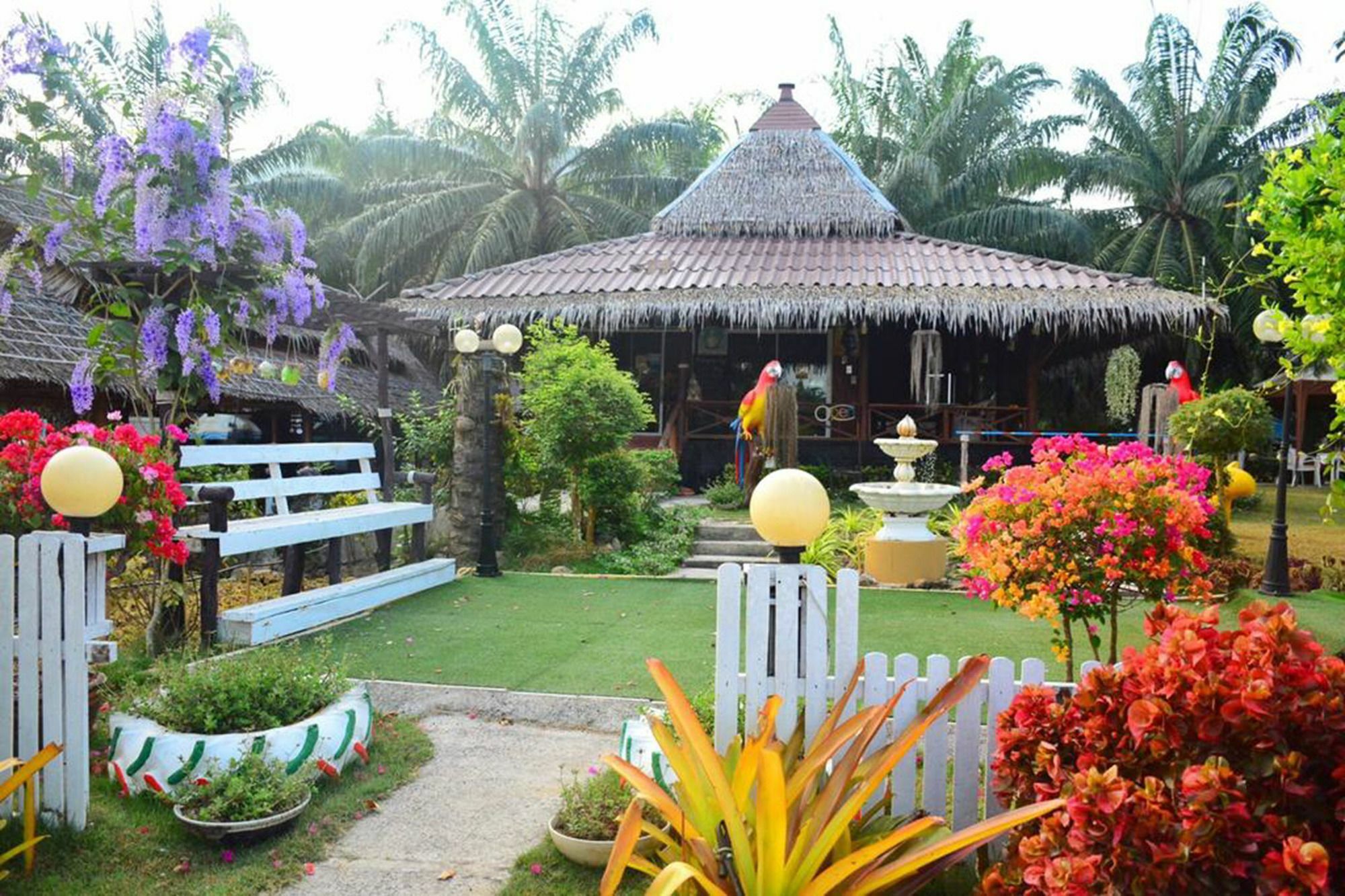 Ingkhao Glamping 3*