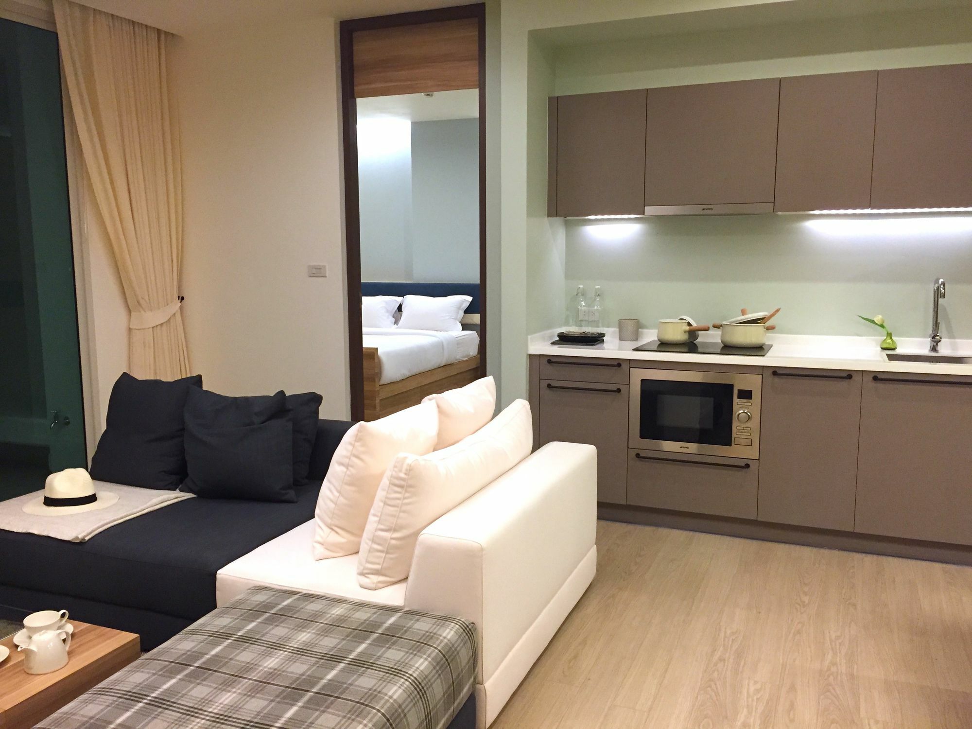 Luxury Beachfront Apartment
