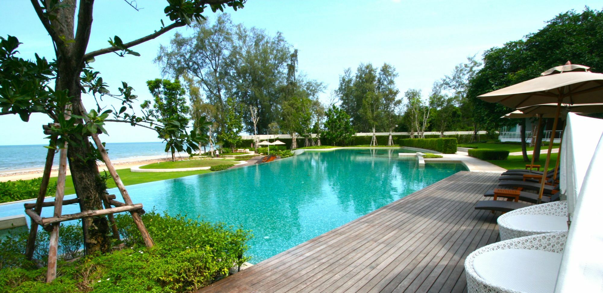 Luxury Beachfront Apartment