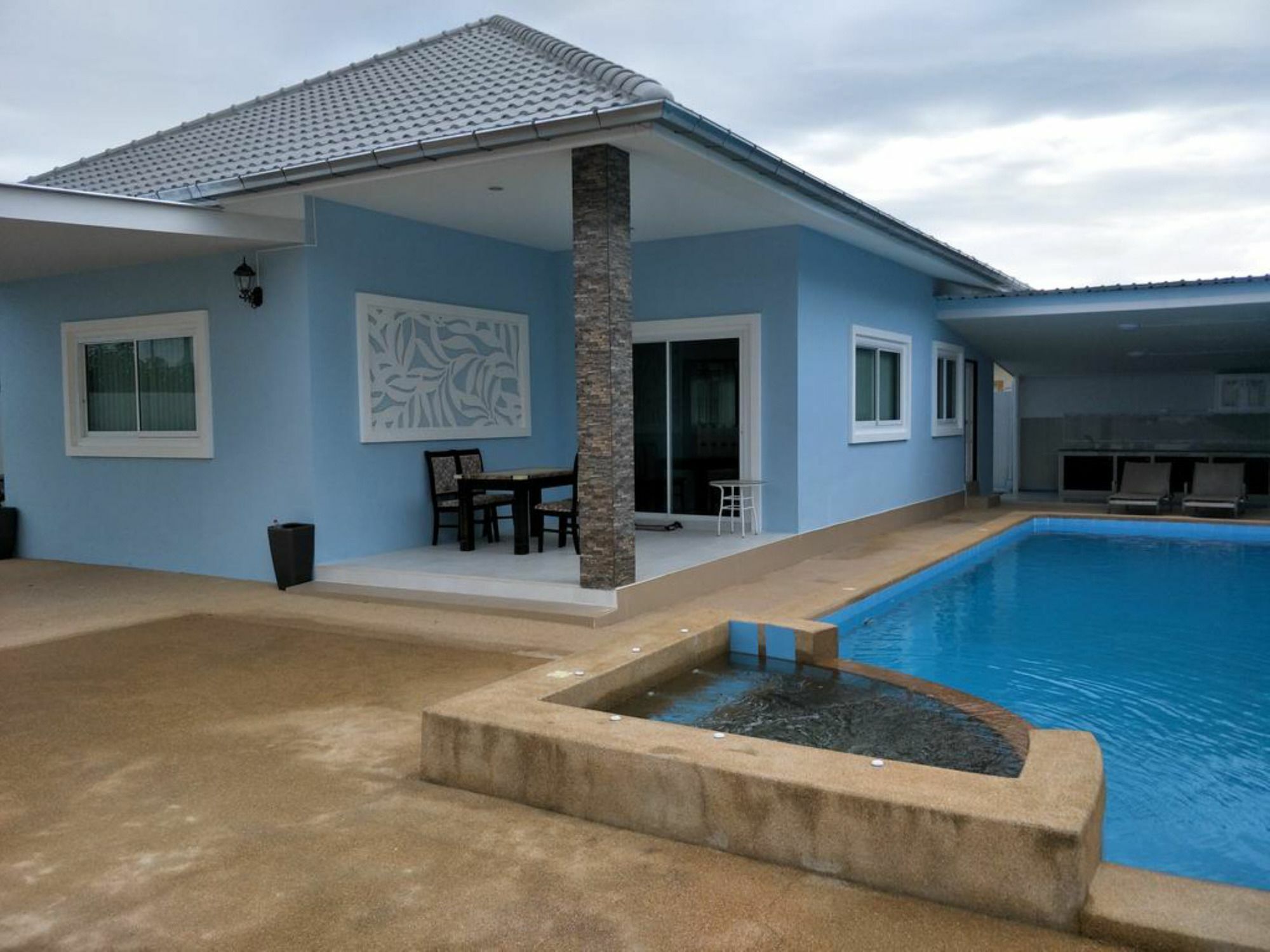 Villa Ban Pak Pool *