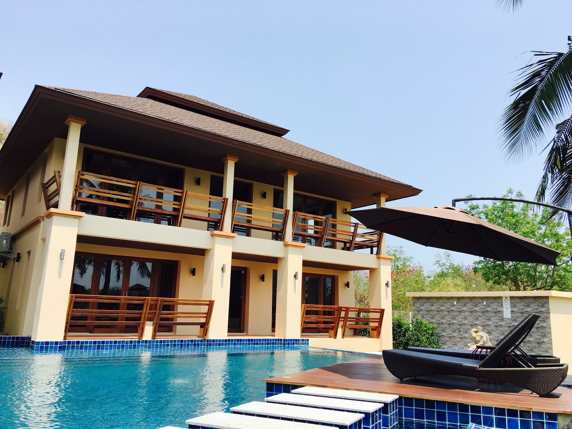 Elegancy Resort