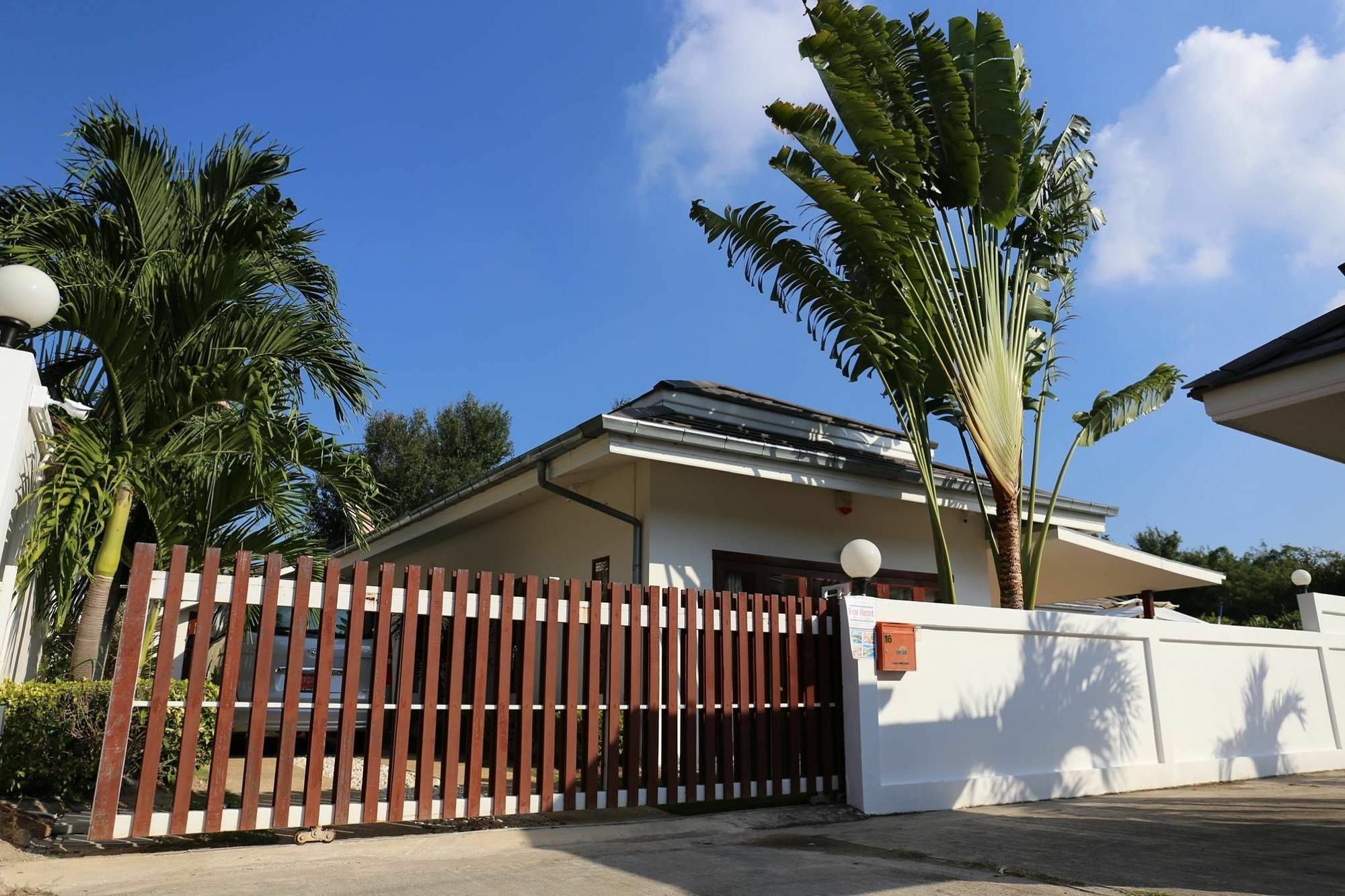 ทิวาพูลวิลล่า Thiva Pool Holiday home