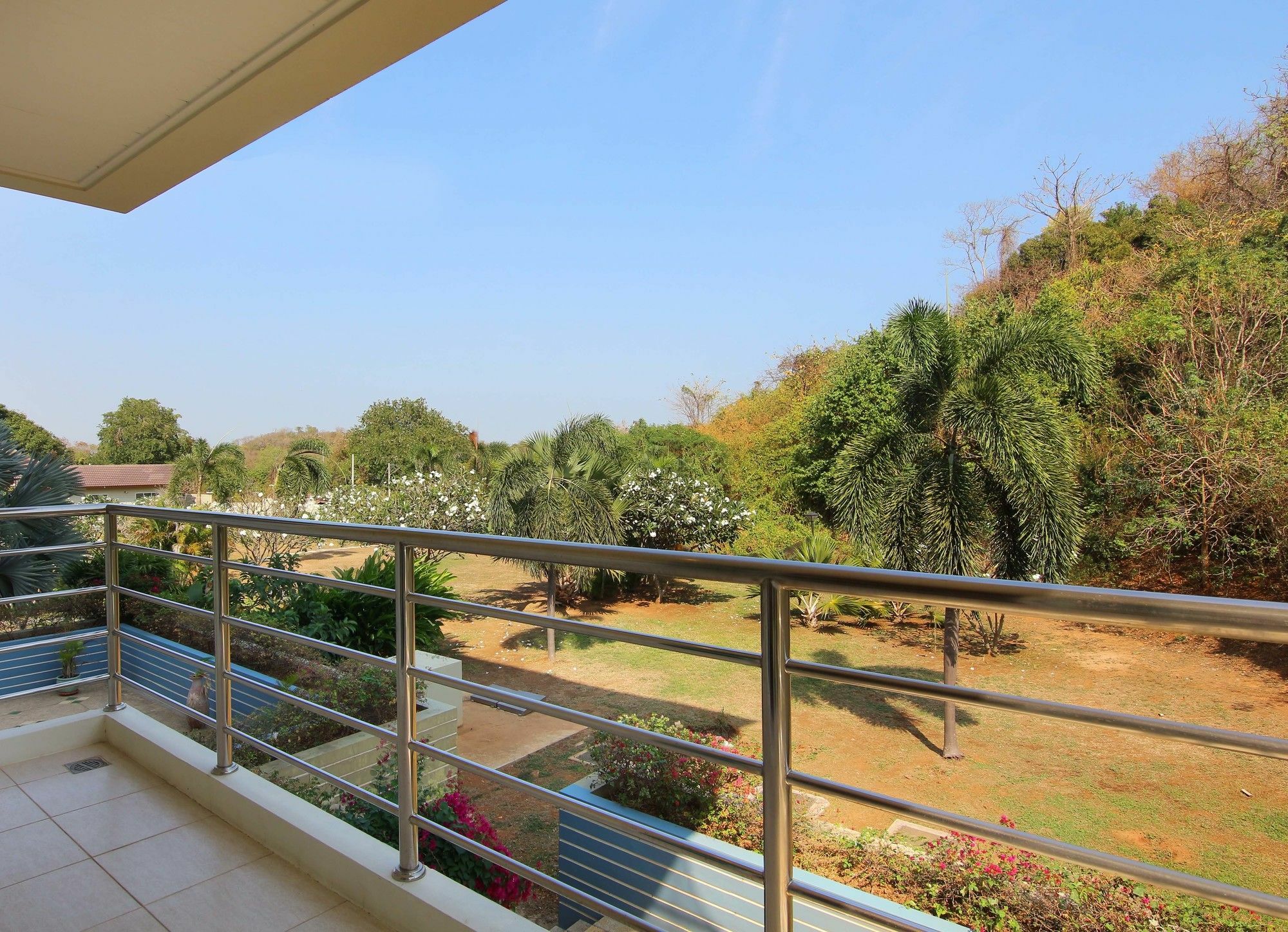 Hotel Searidge By Natavisan Hua Hin