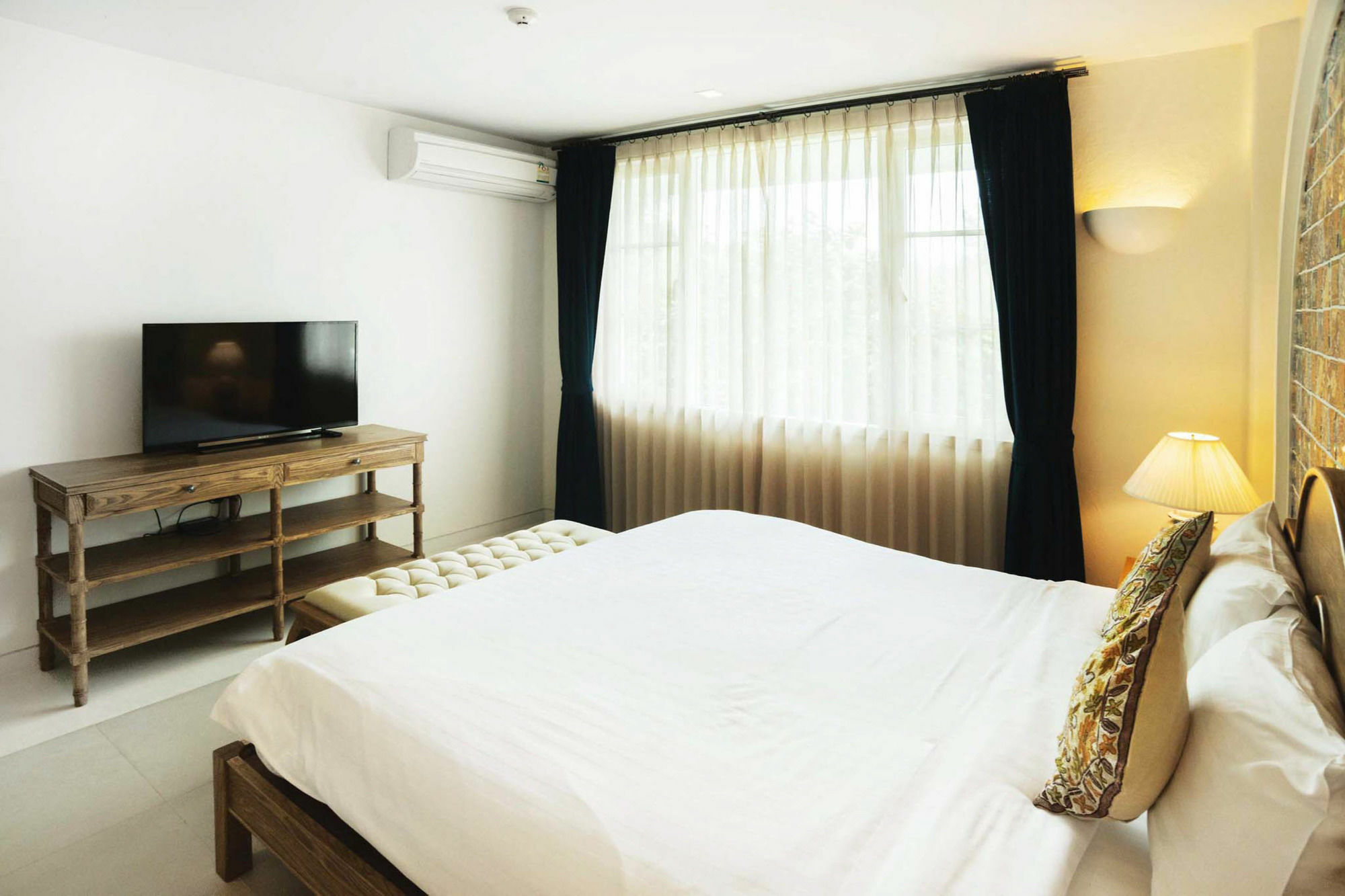 Hotel Chelona By Favstay Hua Hin