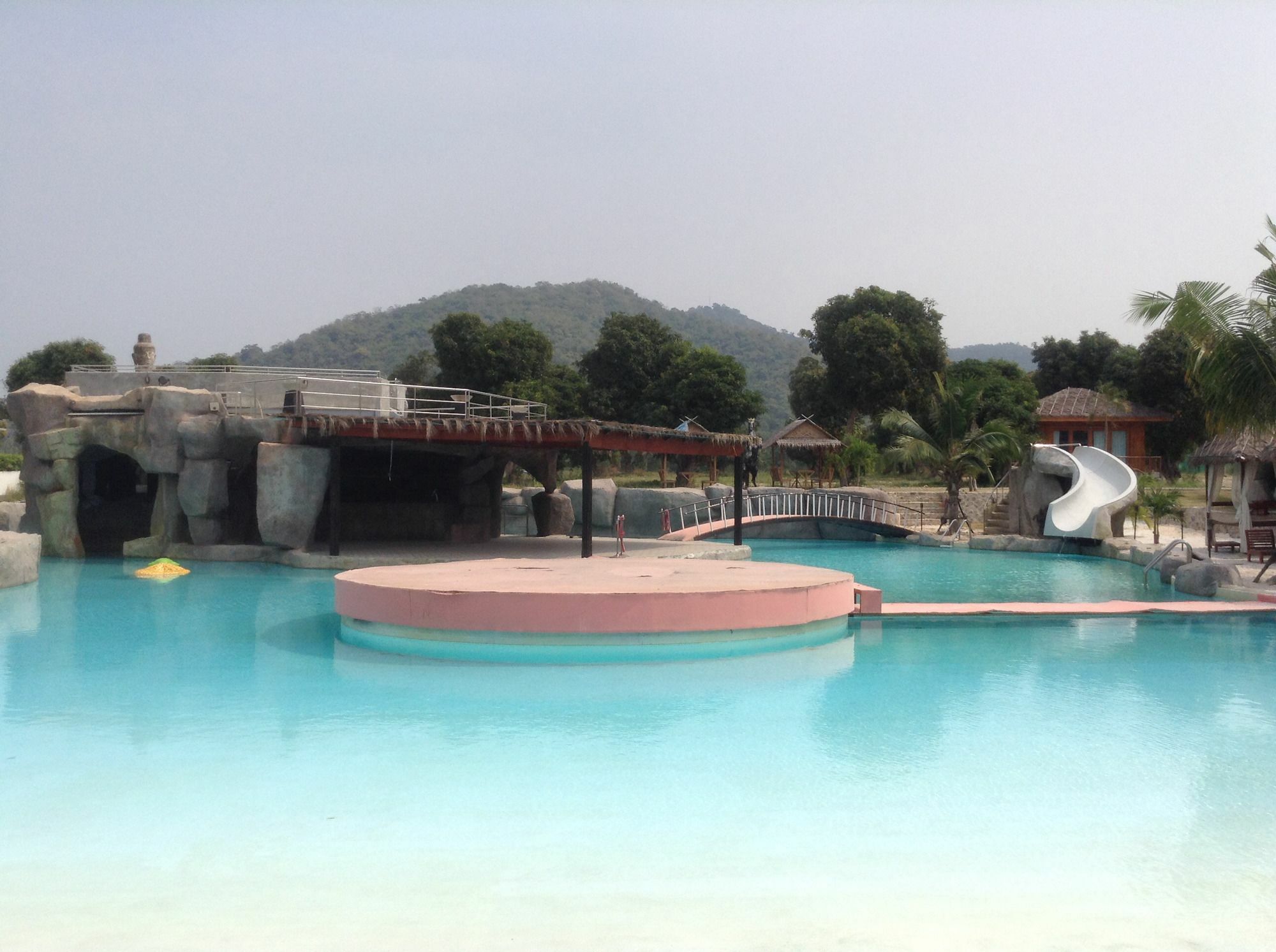Resort The Calm 3*