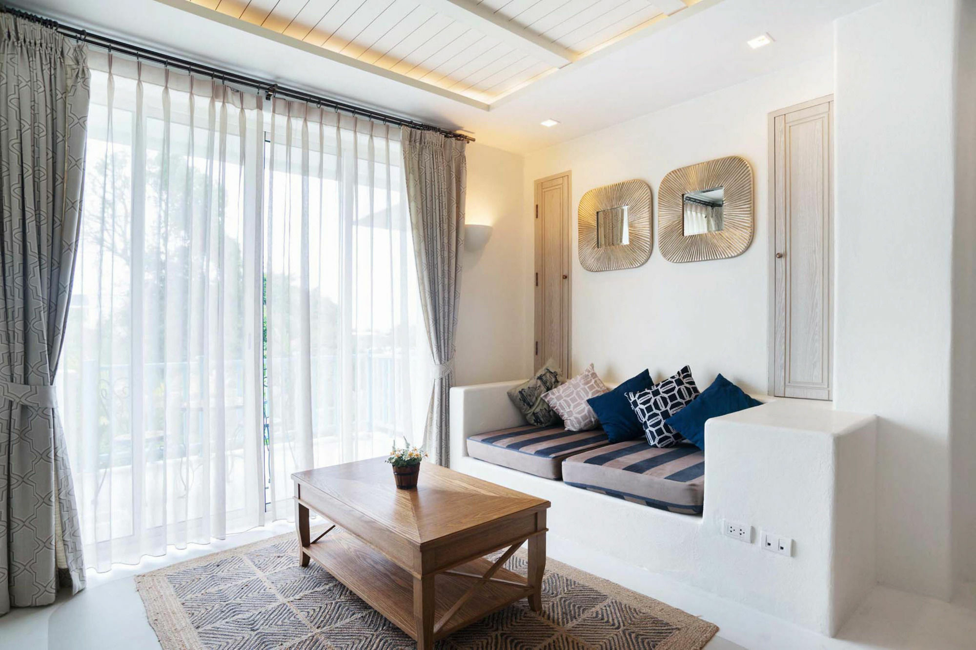 Hotel Chelona By Favstay Hua Hin