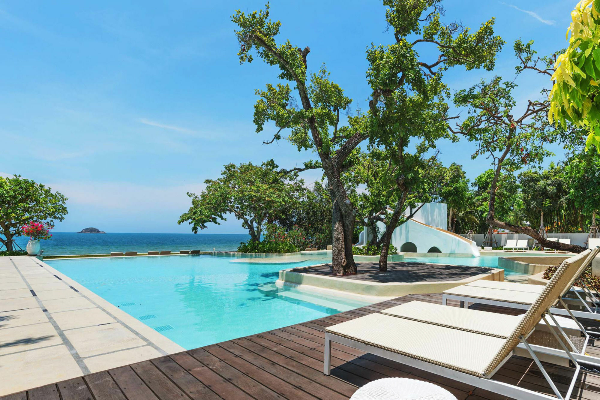 Hotel Chelona By Favstay 3*