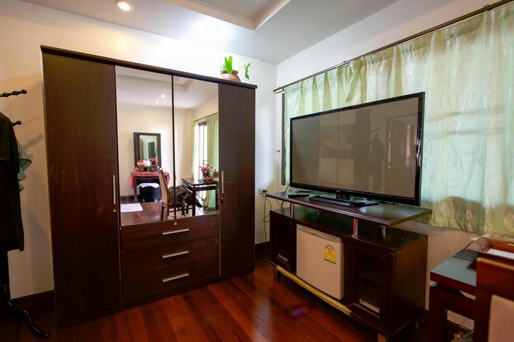 Rumah tetamu The Family Tree House 2*