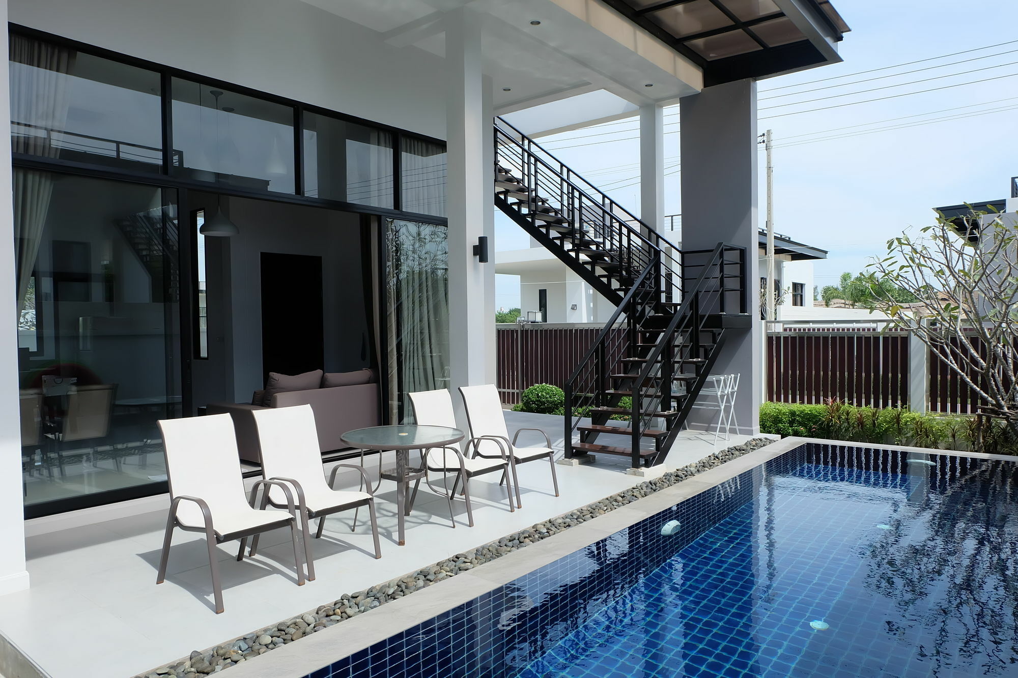 We By Sirin Pool Holiday home *